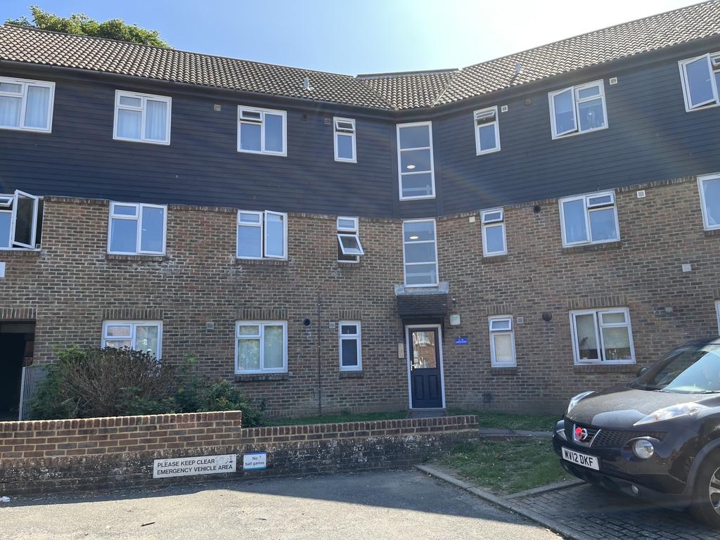 Trafalgar Close, Peacehaven BN10 2 bed flat for sale £175,000