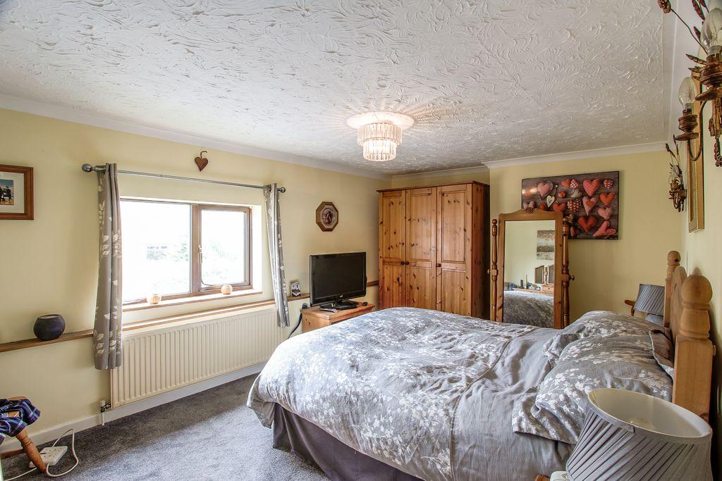 Bedroom 2 (Double)