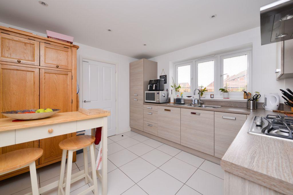 Hodgson Road, Shifnal, TF11 4 bed detached house £399,995