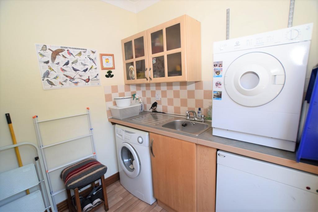 8 Auld Brig View, Auldgirth DG2 0 XE - Grieve Grier