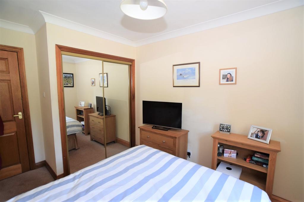 8 Auld Brig View, Auldgirth DG2 0 XE - Grieve Grier
