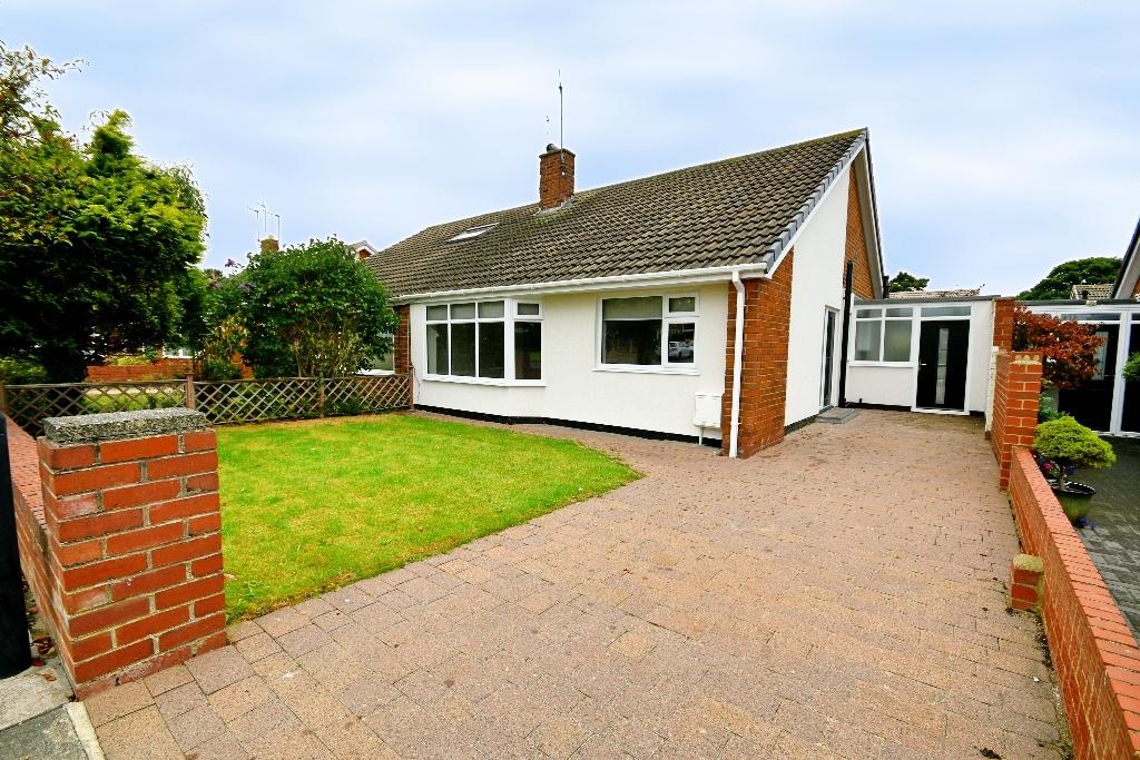 Woodburn Square, Whitley Lodge 2 bed semidetached bungalow £340,000