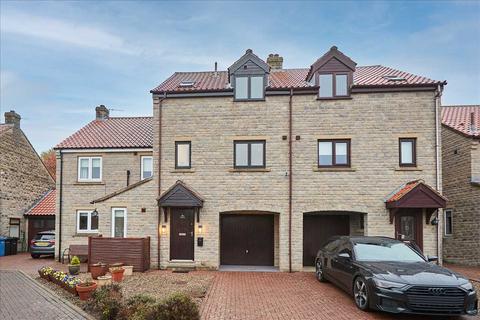 2 bedroom house to rent, Newby Farm Court, Newby Farm Road, Scarborough