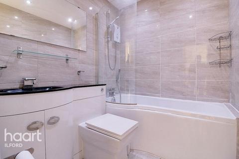 2 bedroom flat to rent, Richmond Road, Ilford