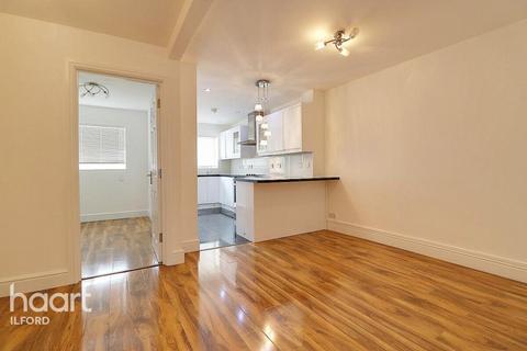 2 bedroom flat to rent, Richmond Road, Ilford