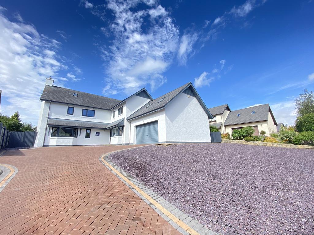 Careg Llwyd, Broadlands, Bridgend, Bridgend County. CF31 5BS 5 bed