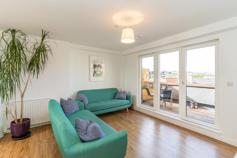 2 bedroom flat for sale - Couper Street, The Shore, Edinburgh, EH6