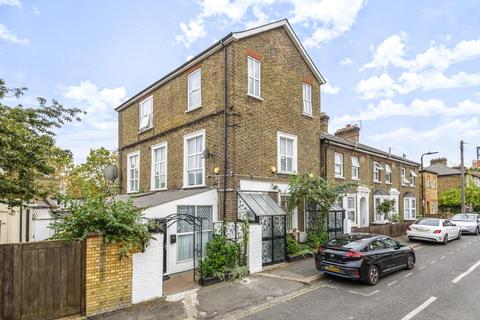 3 Grove Place, London, W3 6AS
