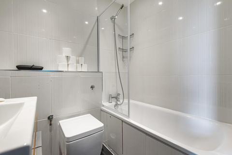 3 Grove Place, London, W3 6AS