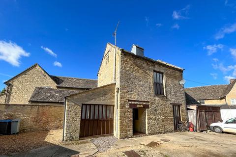 2 bedroom detached house to rent, Cheyne Lane, Bampton, Oxfordshire, OX18