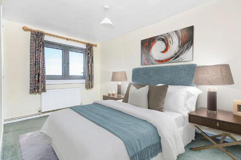 20 Holly Tree Close, London, SW19 6EA