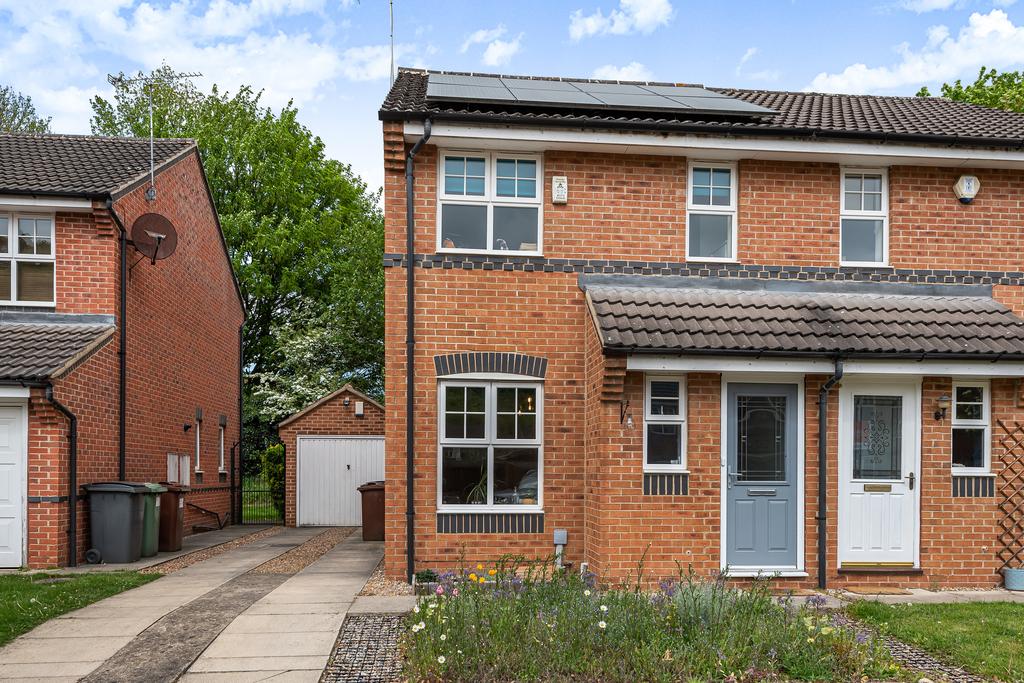 Boothroyd Drive, Meanwood, Leeds, LS6 4 bed house £295,000