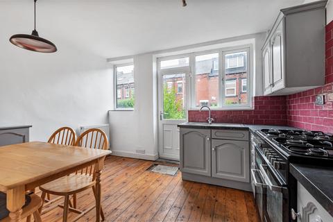 12 Hartley Crescent, Leeds, LS6 2LL