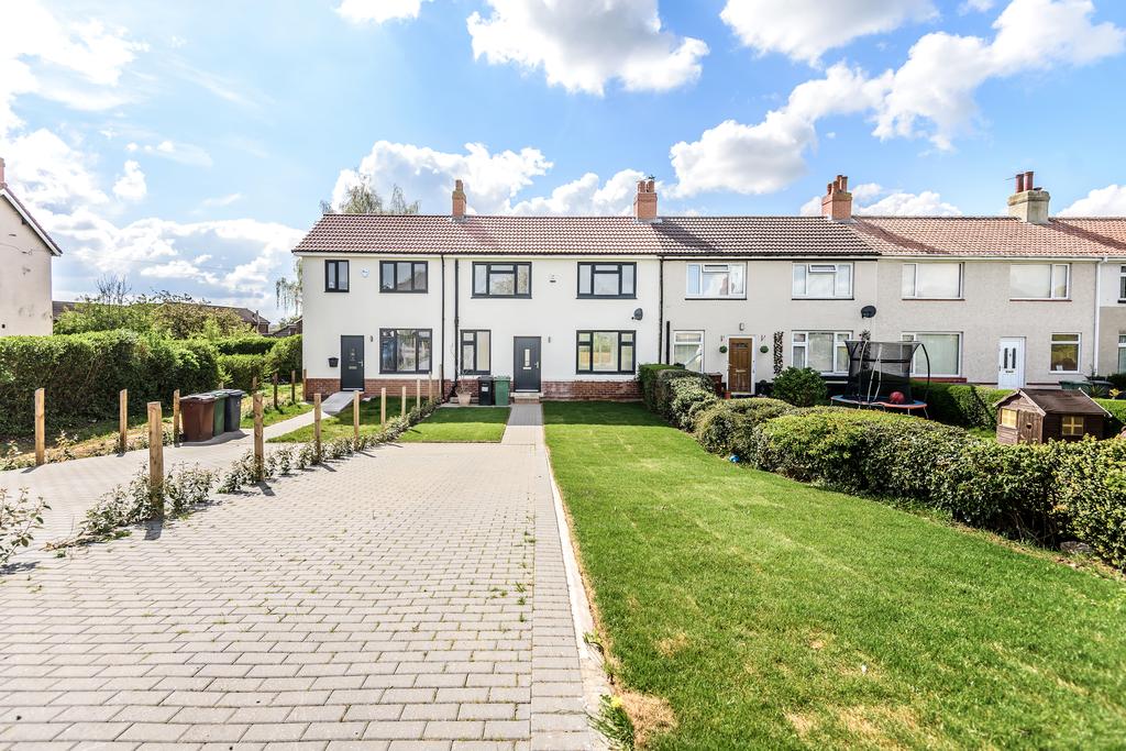 Kirkfield Lane, Thorner, Leeds, LS14 3 bed terraced house £300,000