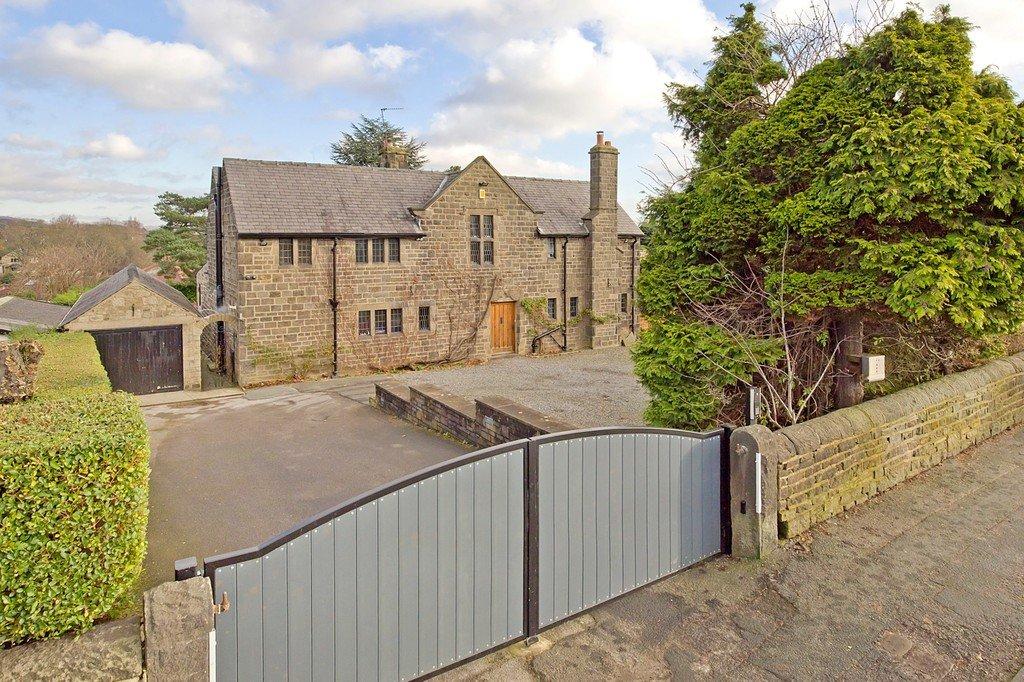 Baildon Road, Baildon, Shipley, West Yorkshire, BD17 5 bed detached