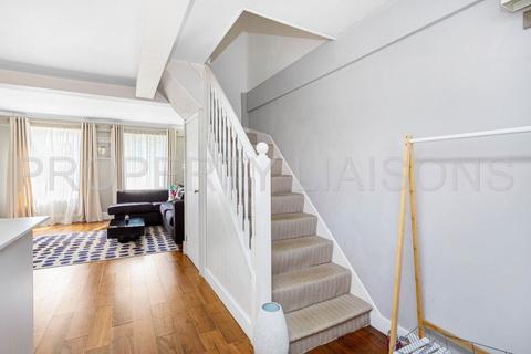 Flat 115, Riverside Mansions Milk Yard, London, E1W 3TA