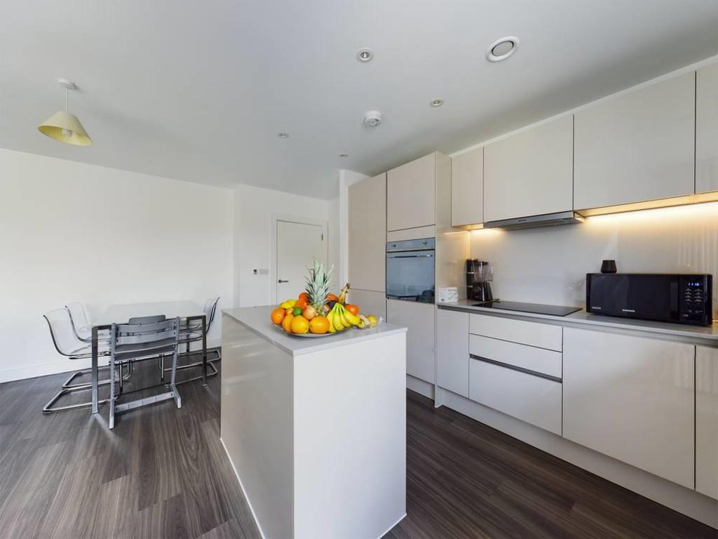 Lilywhite Drive, Cambridge 2 bed apartment £495,000