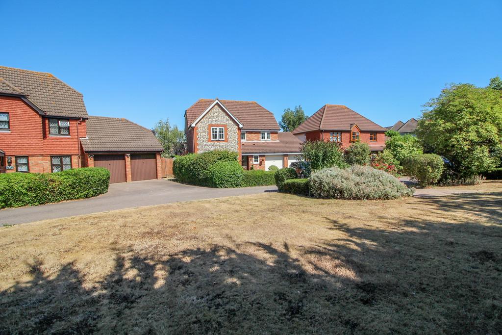Bridport Way, Braintree, CM7 9FJ 4 bed detached house £550,000