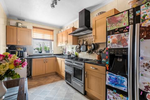 218 Marvels Lane, London, SE12 9PS