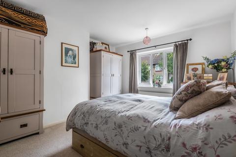 218 Marvels Lane, London, SE12 9PS