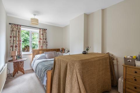218 Marvels Lane, London, SE12 9PS