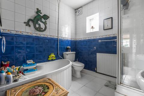 218 Marvels Lane, London, SE12 9PS