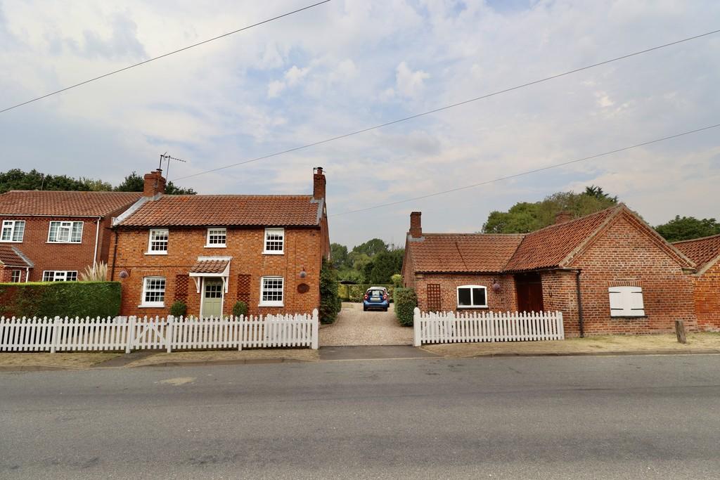 Royal Oak Lane, Aubourn, Lincoln 4 bed detached house £585,000