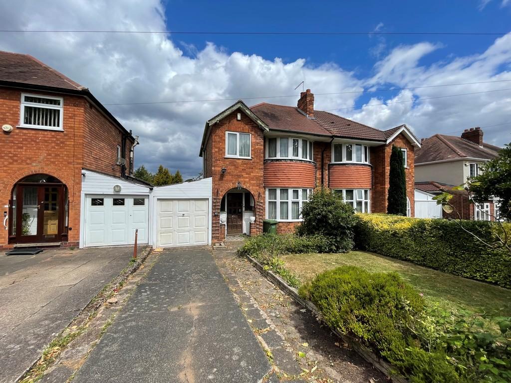 Coniston Avenue, Solihull 3 bed semidetached house £300,000