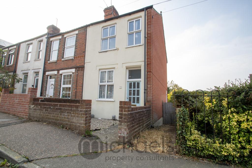 Pownall Crescent, Colchester, CO2 7RG 3 bed end of terrace house £