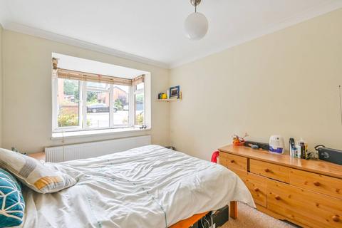 2 bedroom flat to rent - Marshalls Close, New Southgate, London, N11