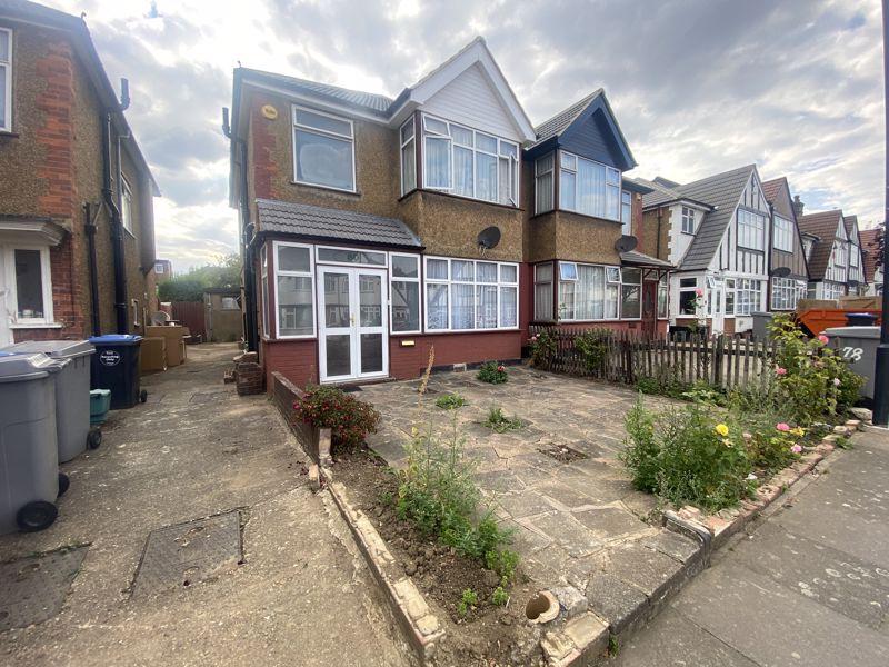 Redhill Drive, Edgware 3 bed semidetached house for sale £585,000