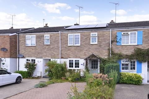 5 Charts Close, Cranleigh, GU6 8BH