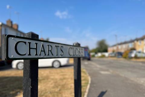 5 Charts Close, Cranleigh, GU6 8BH