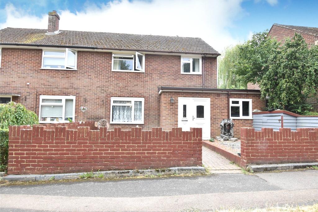 Clayton Road, Farnborough, Hampshire... 3 bed semi-detached house - £ ...