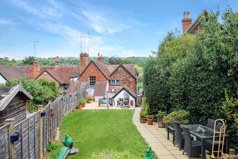 undefined, The Square, Shere