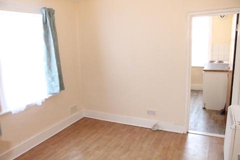 Studio to rent - Tottenham , N15 4BB