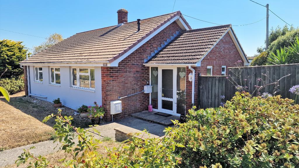 Howgate Road, Bembridge, Isle of Wight, PO35 5TW 2 bed detached bungalow £475,000