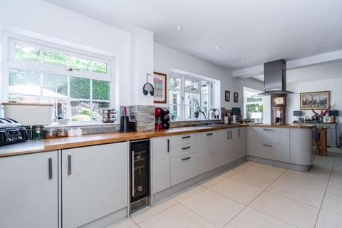 5 Denham Walk, Chalfont St Peter, Gerrards Cross, SL9 0EN