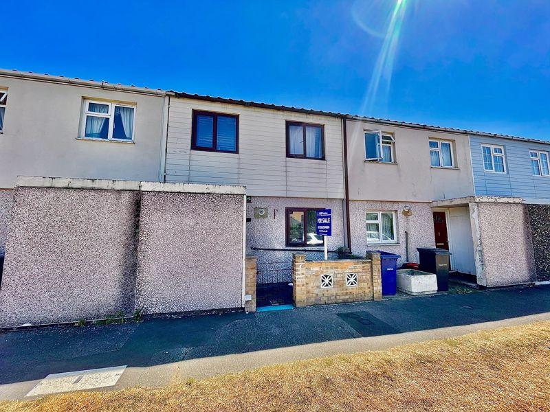 Tamarisk Road, South Ockendon, Essex 2 bed terraced house £280,000