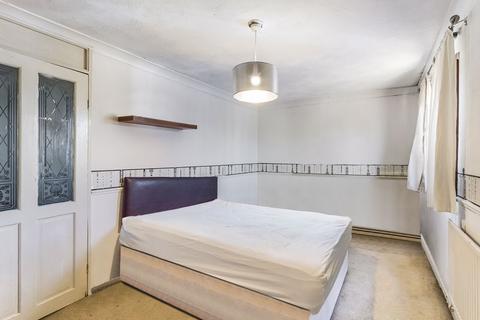 124 Tamarisk Road, South Ockendon, RM15 6HU