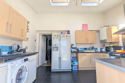 61 The Drive, Feltham, TW14 0AQ