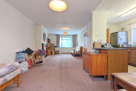 43 Colonial Road, Feltham, TW14 8AA