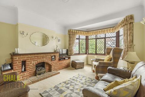 3 bedroom semi-detached house for sale, Upper Brentwood Road, Gidea Park, RM2