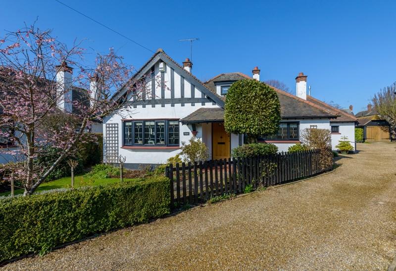 Daines Close, Thorpe Bay, SouthendOnSea, Essex, SS1 4 bed bungalow £775,000