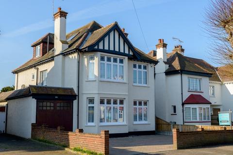 14 Fermoy Road, Thorpe Bay, Southend-on-sea, SS1 3HA