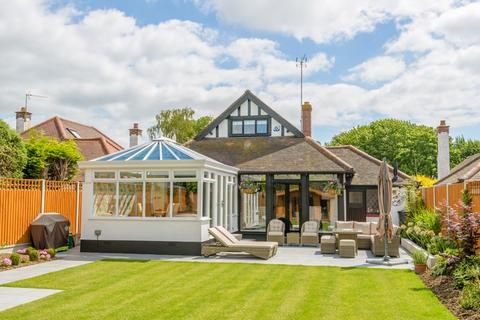 7 Branscombe Square, Southend-on-sea, SS1 3QD