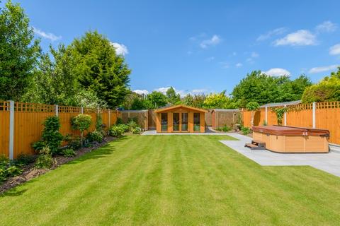 7 Branscombe Square, Southend-on-sea, SS1 3QD
