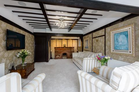 7 Branscombe Square, Southend-on-sea, SS1 3QD
