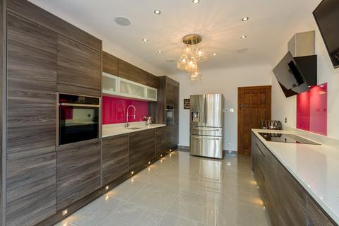 7 Branscombe Square, Southend-on-sea, SS1 3QD