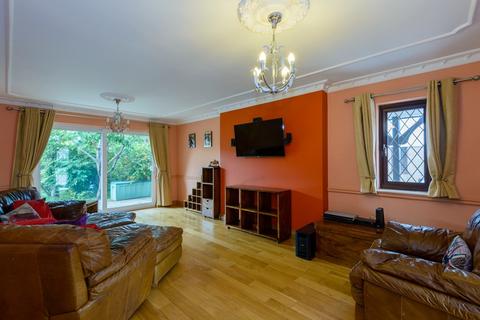 25 Challacombe, Southend-on-sea, SS1 3TY